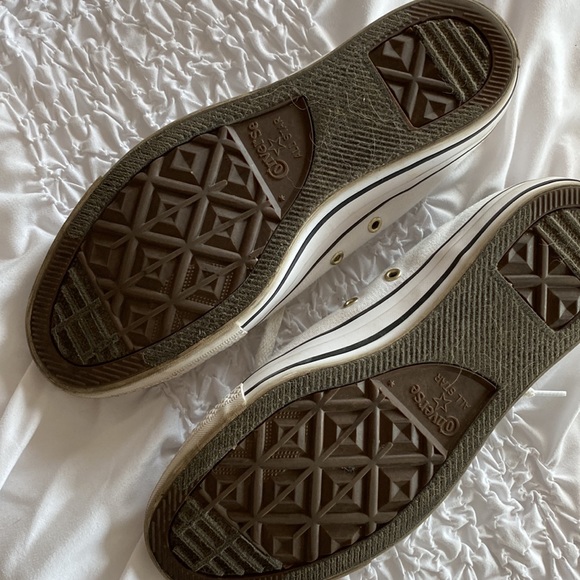 Converse - Picture 2 of 3